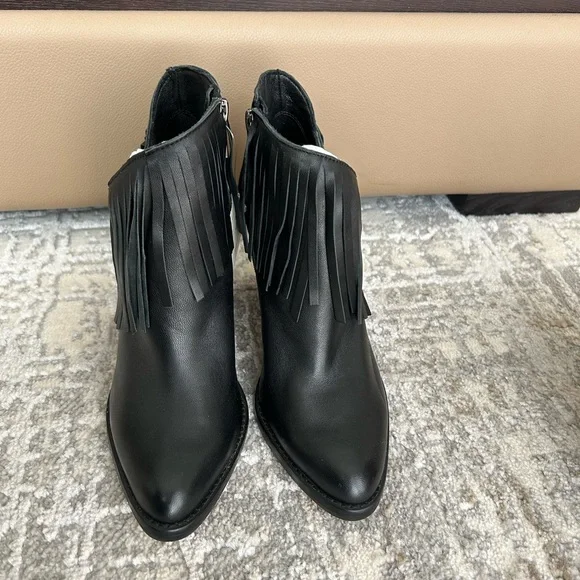 NWT Jessica Simpson Black Fringe Heeled Bootie Side Zipper in Size 6.5. - Picture 3 of 5